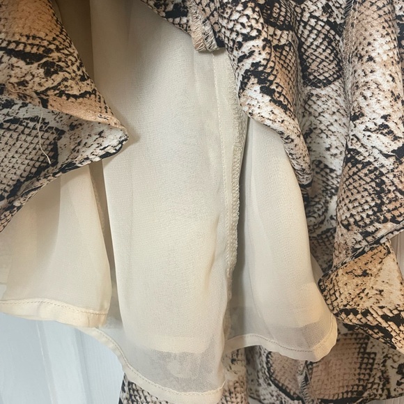 Snake skin print faux wrap dress - Picture 4 of 7